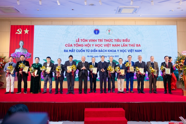 Tổng hội Y học Việt Nam tôn vinh trí thức tiêu biểu và ra mắt Từ điển bách khoa Y học Việt Nam